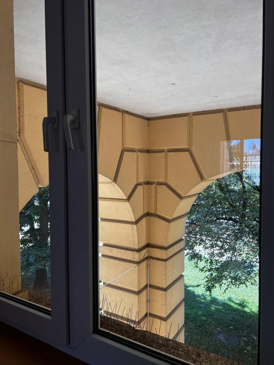 To Close * Warschau